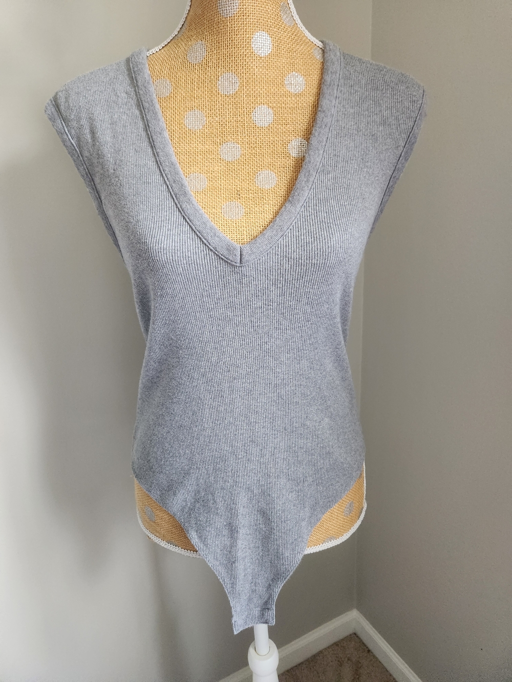 Universal Thread Light Gray Ribbed V-Neck Sleeveless Bodysuit